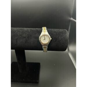 Women’s two tone wrangler adjustable straps wristwatch NEW BATTERY